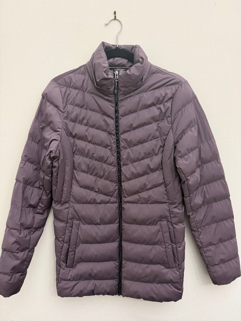 32 Heat Puffer Jacket - Purple / Plum Color in Size Medium